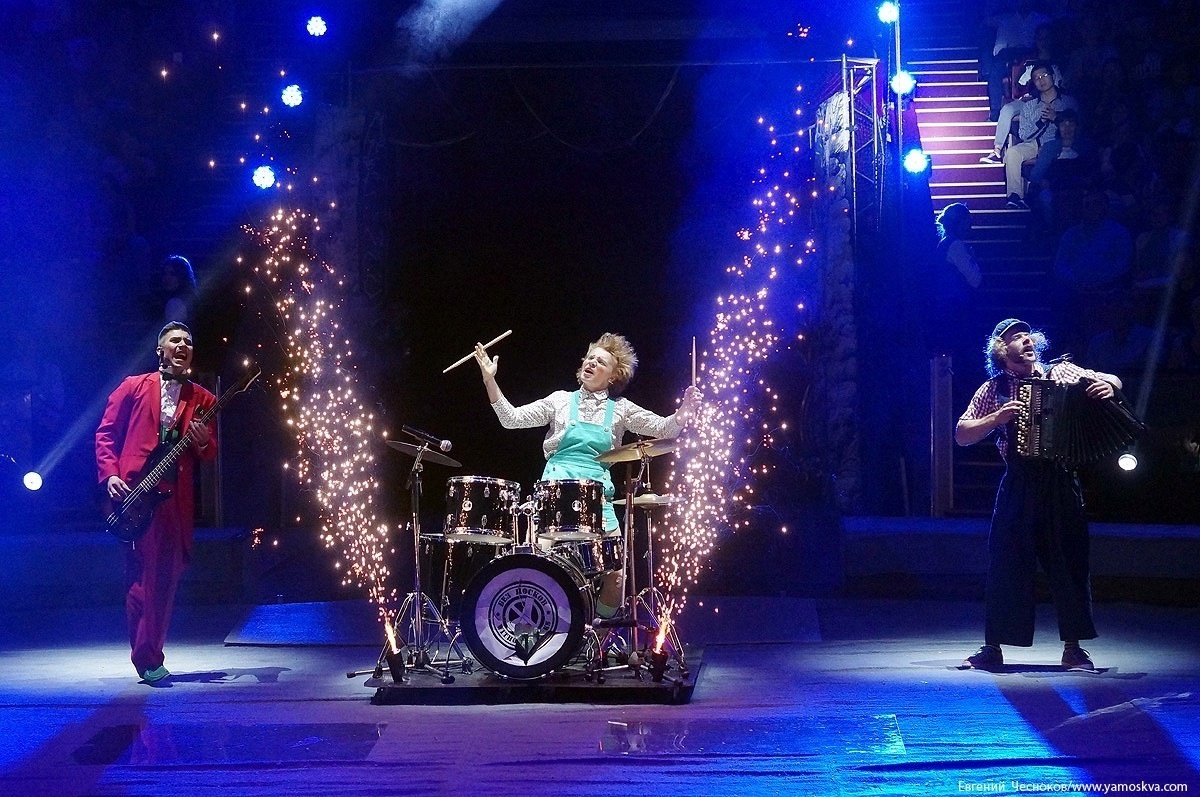 Фото: официальная группа трио ВКонтакте (https://vk.com/bz_nskv)